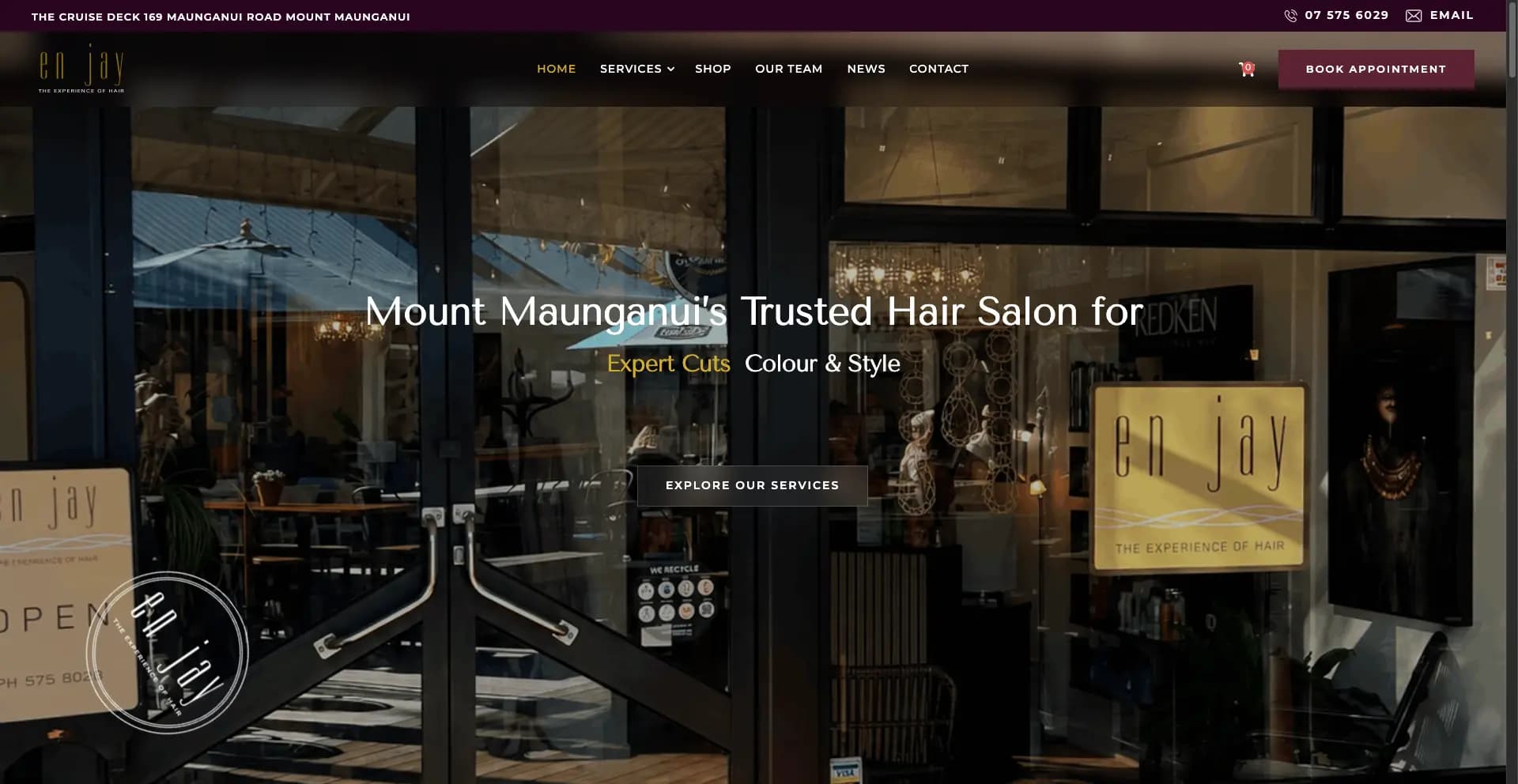 En Jay Hair Salon website displayed on a desktop screen - view 1
